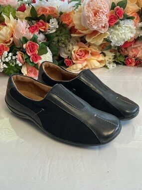 NaturalSoul by Naturalizer Neela Black Leather Stretch Slip-On Comfort 6.5